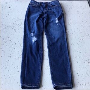 Mid-rise Blue Distressed Women Jeans